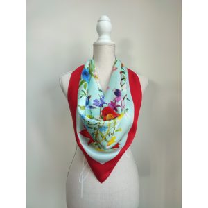 paloma coperta rosu bleu