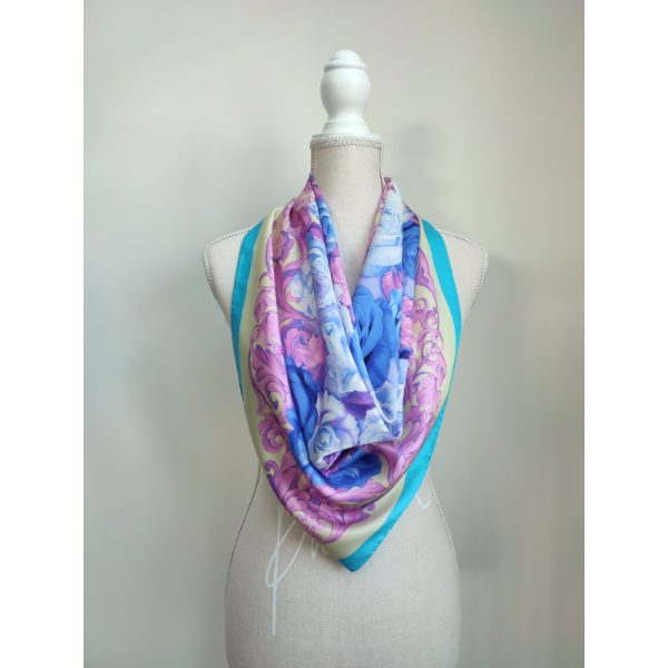 roses coperta bleu crem